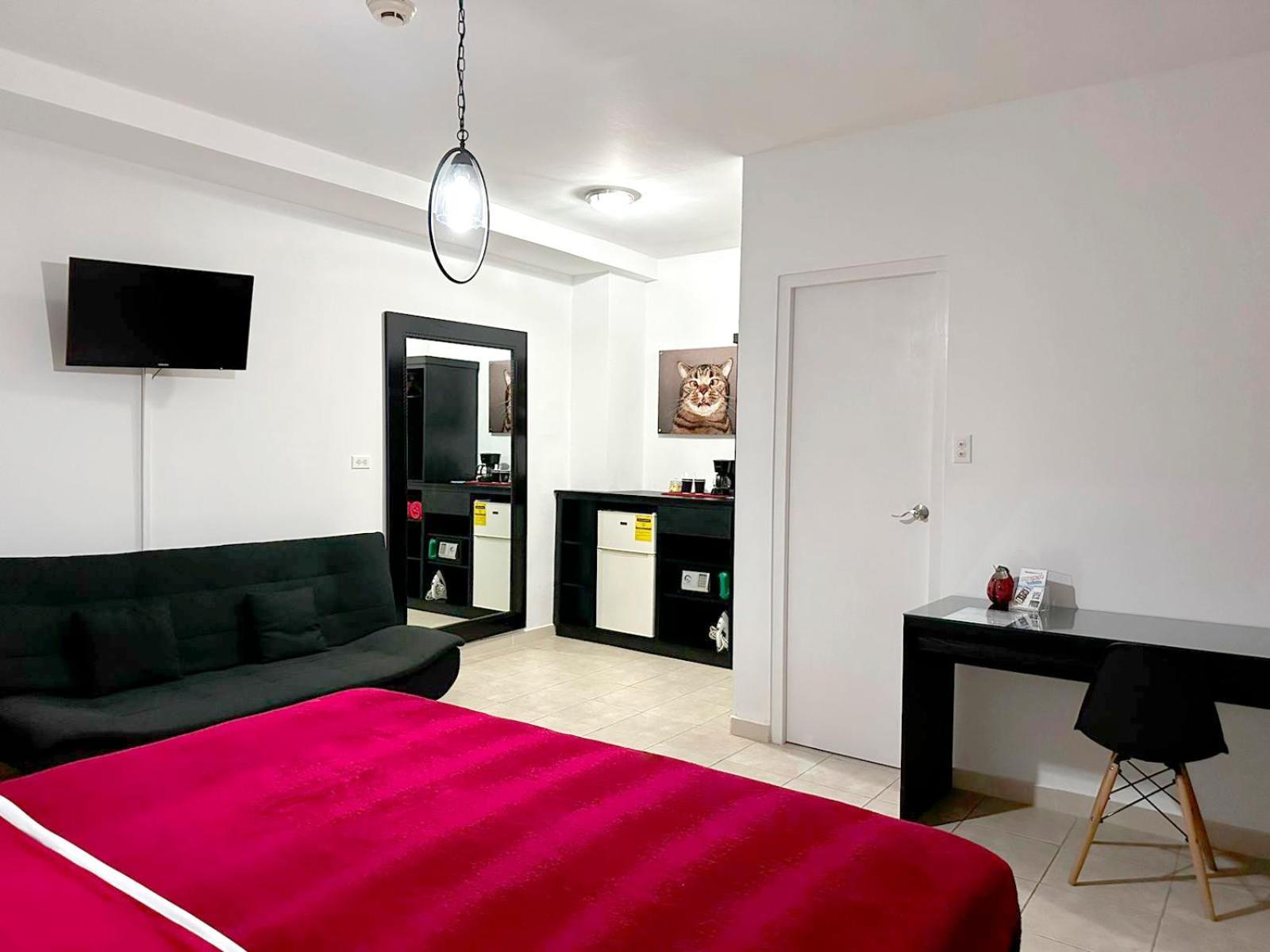 Ladybugs Apartments 팜비치 외부 사진